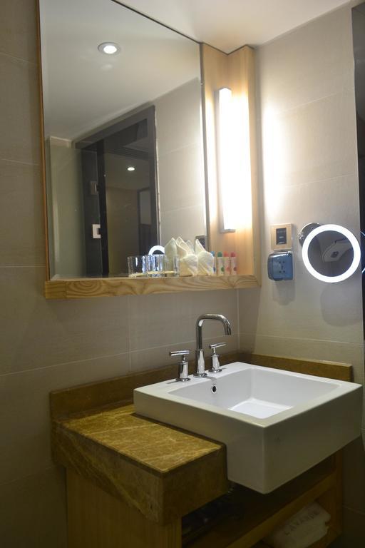 Lavande Hotel Zhuhai Gongbei Port Square Værelse billede