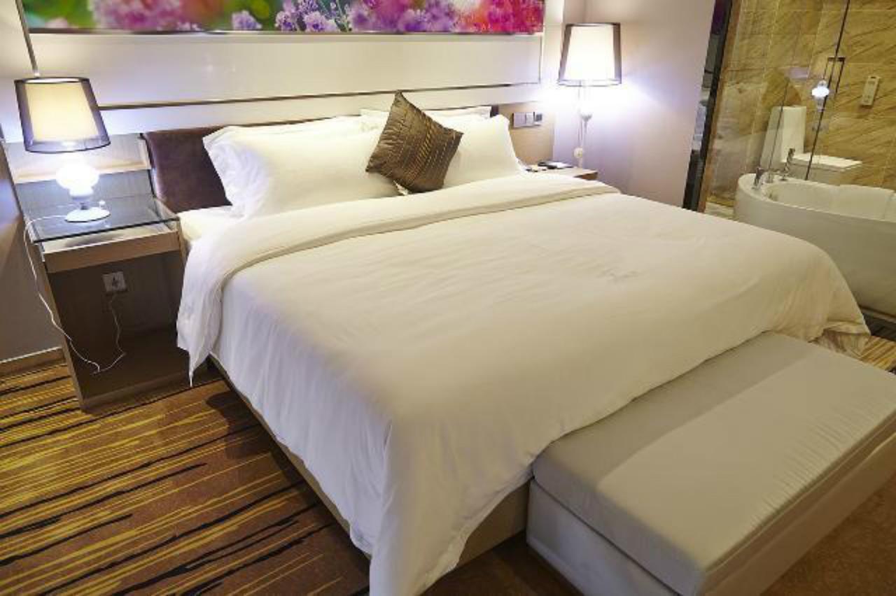 Lavande Hotel Zhuhai Gongbei Port Square Eksteriør billede